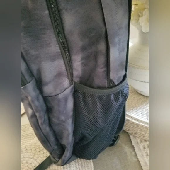 Adidas Grey & Black Stonewashed Rose Gold Accents Backpack Womans/Girls - Picture 4 of 8